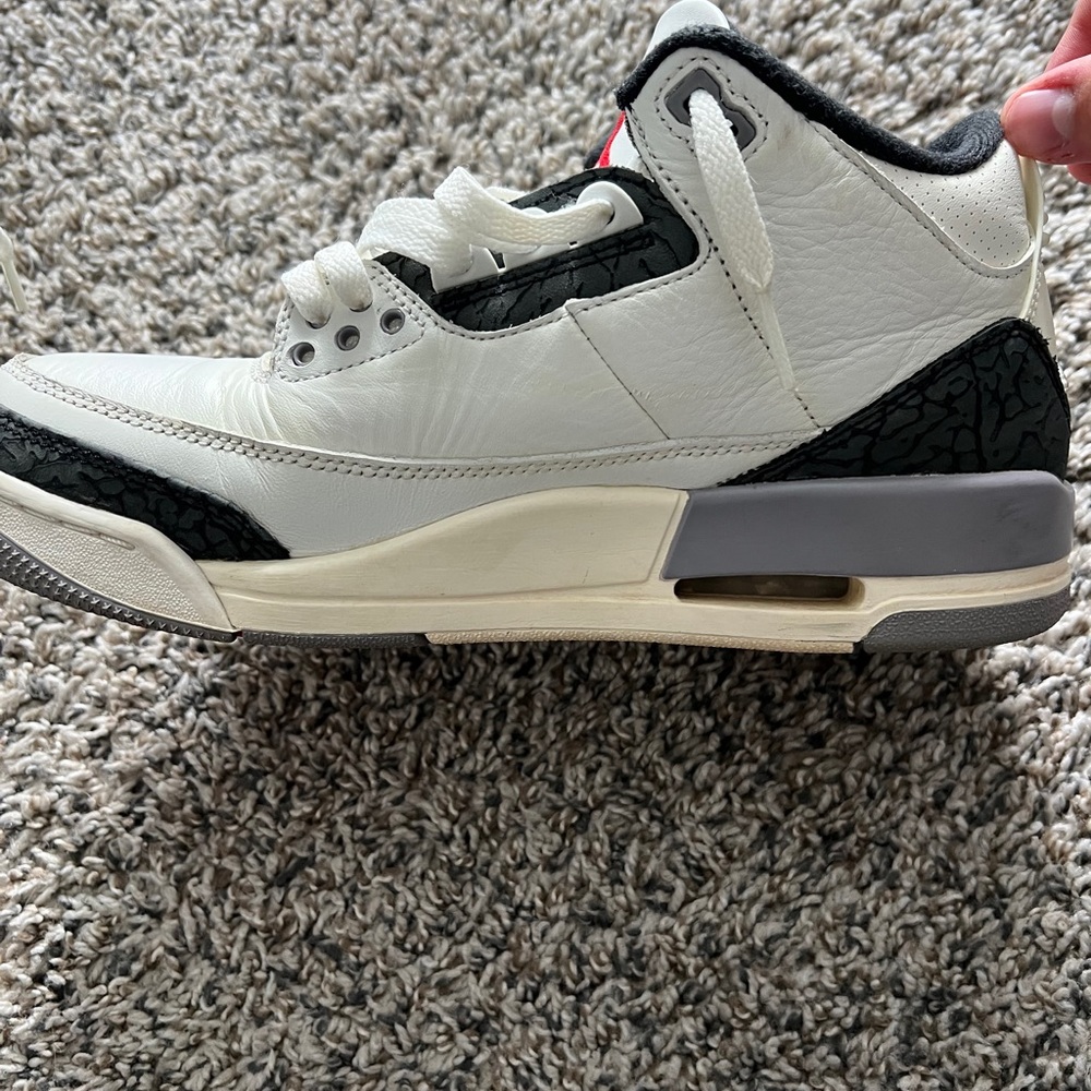 Jordan Nike Shoes - Picture 4 of 5